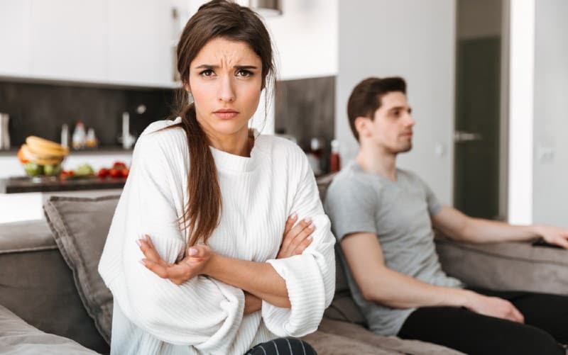 متى تمل الزوجة من زوجها عاطفيًا وجنسيًا؟
